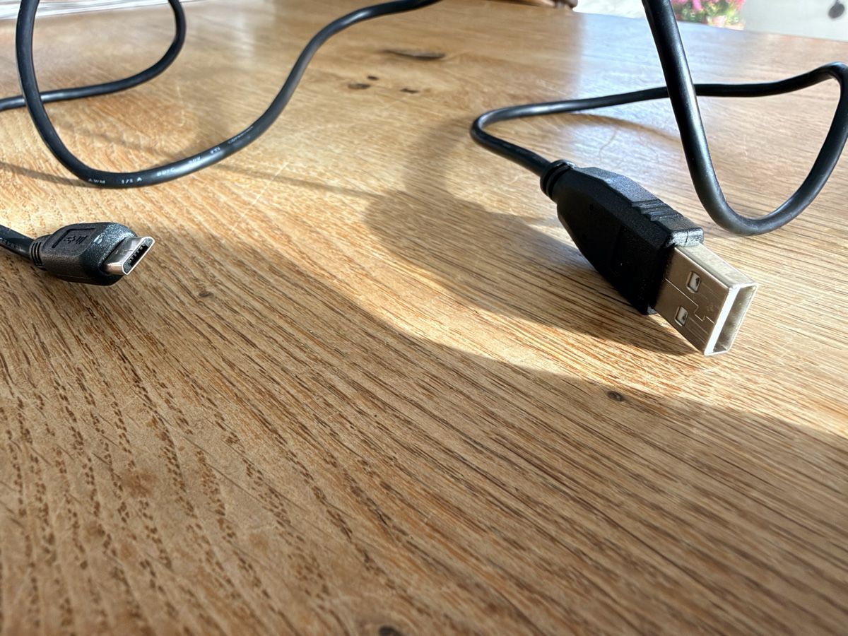 Cavi: Kabel - USB-A zu Mikro-USB – Usato da Adligenswil venduto da anvil3001 1