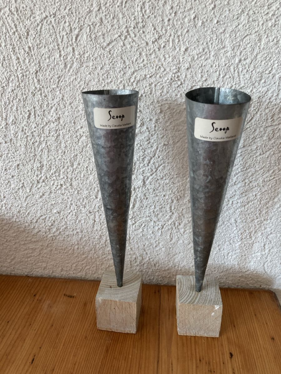 Kerzenständer: 2 Stk. Scoop Kerzenhalter Metall/Holz – Gebraucht aus Binningen von Smar13