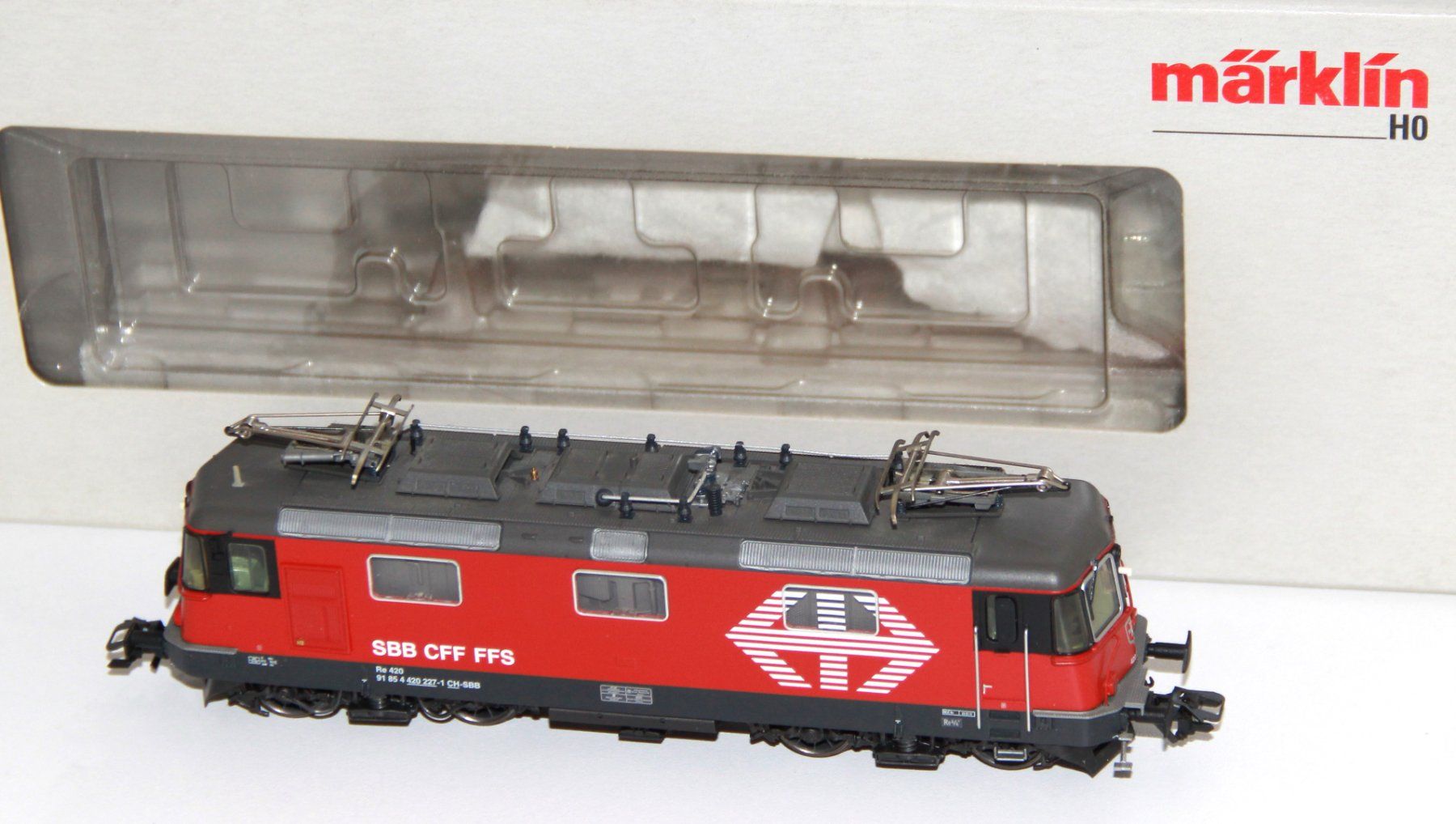 Märklin 37347 - E-Lok RE420 Lion - MFX Digital/sound .... (Gebraucht ...