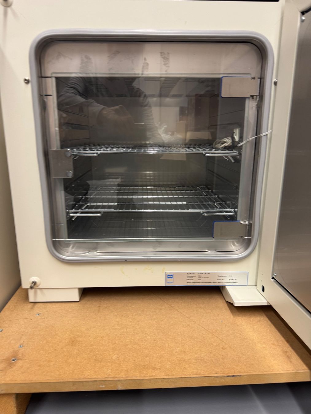 Medizinische Geräte: Enceinte de laboratoire MMM – Gebraucht aus Aarberg von SNLiquidation 3