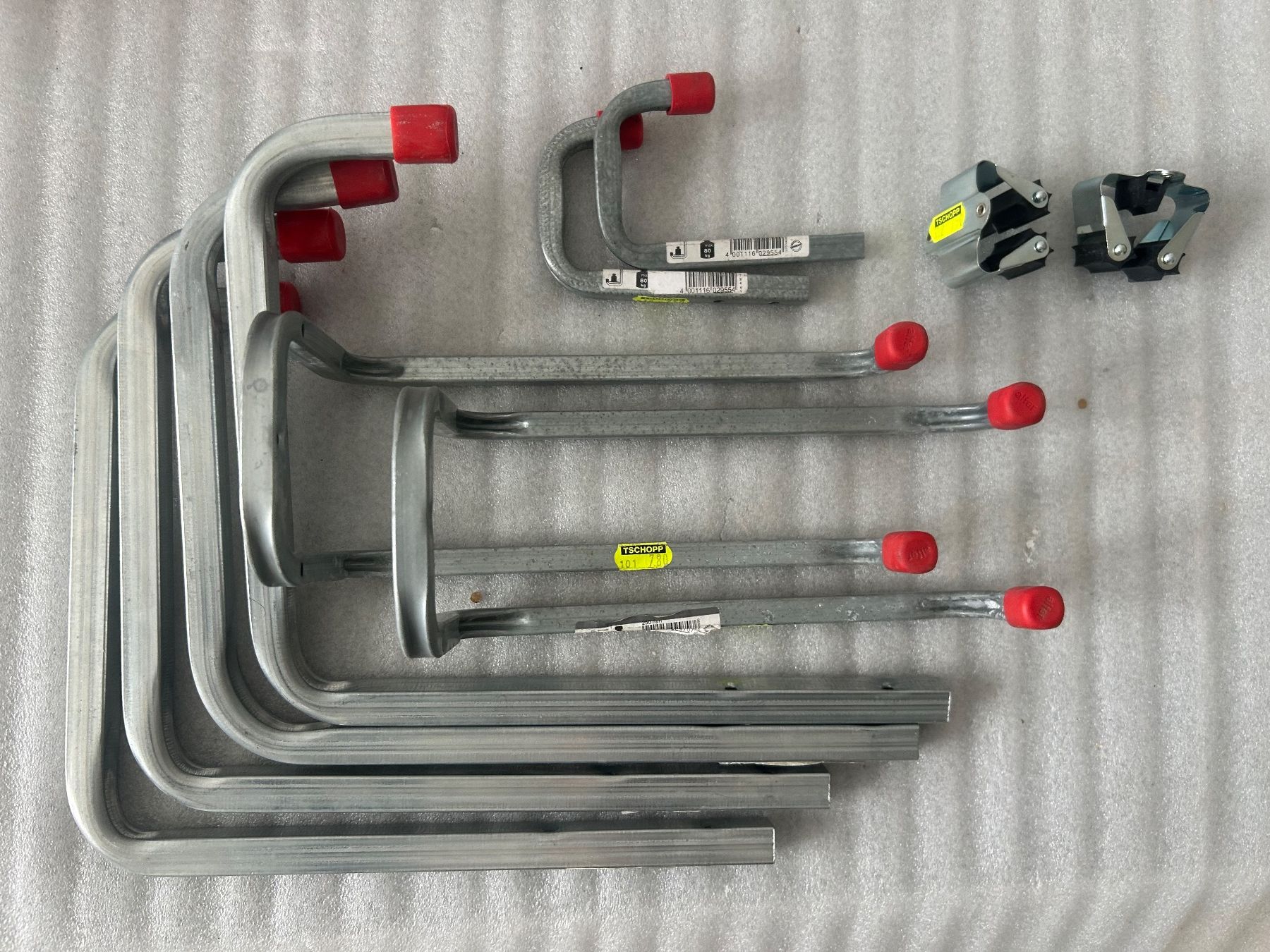 Ferramenta: Set mit 10 diversen Wand- Befestigungen – Usato da La Chaux-de-Fonds venduto da jacq_LaTsch0