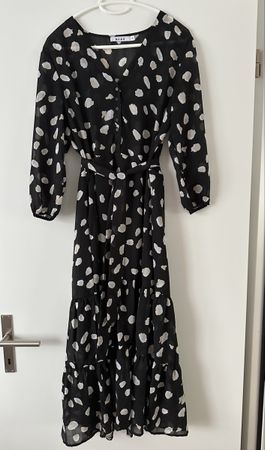 Kleid NA-KD schwarz/weiss Gr. 36