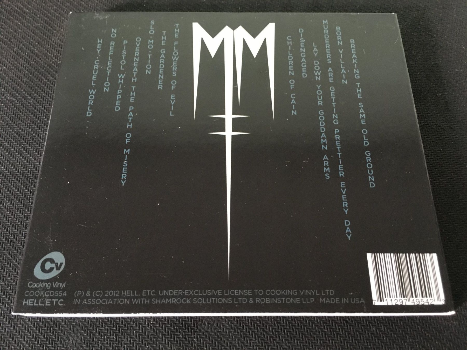 CDs: Marilyn Manson - Born Villain -CD- Digipack – Gebraucht aus St.Gallen von MedienJoe 2