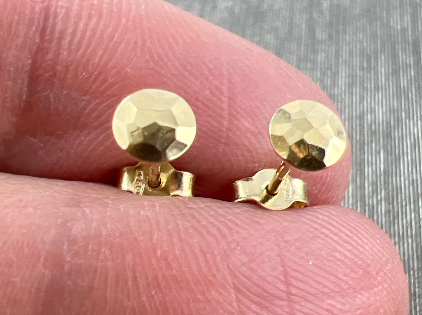 Orecchini pendenti & Orecchini a lobo: Ohrstecker 750 Gold – Usato da Niederuzwil venduto da leo_8857
