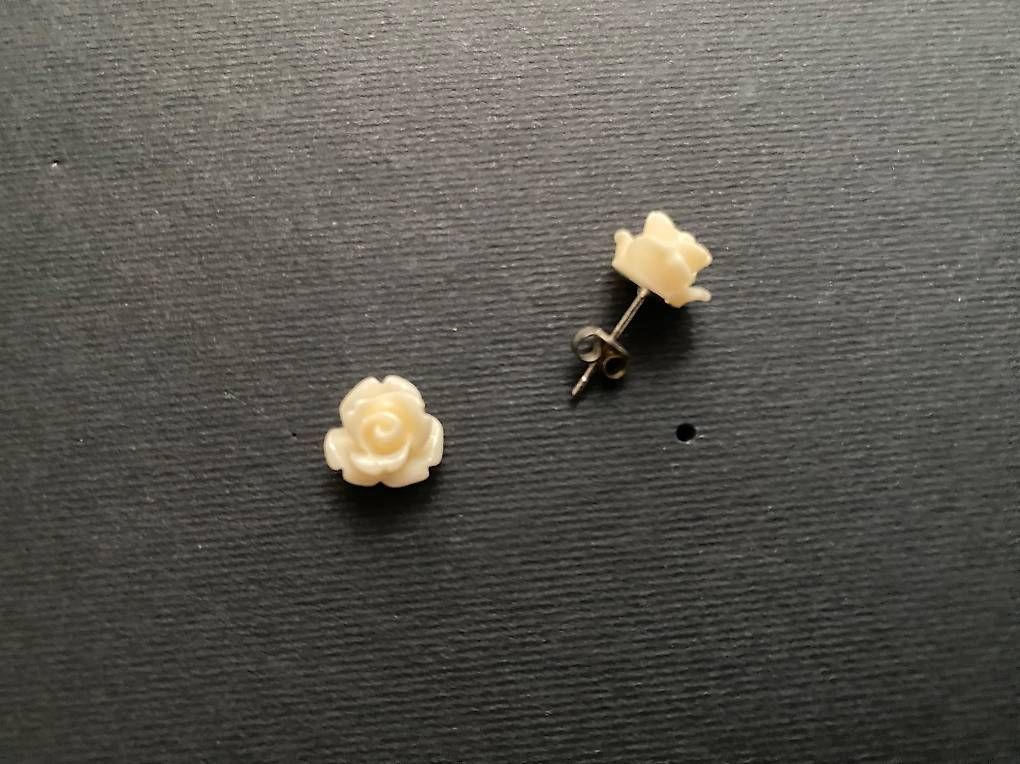 Orecchini pendenti & Orecchini a lobo: Ohrstecker Rose hellgelb – Usato da Rumisberg venduto da Simba97 1