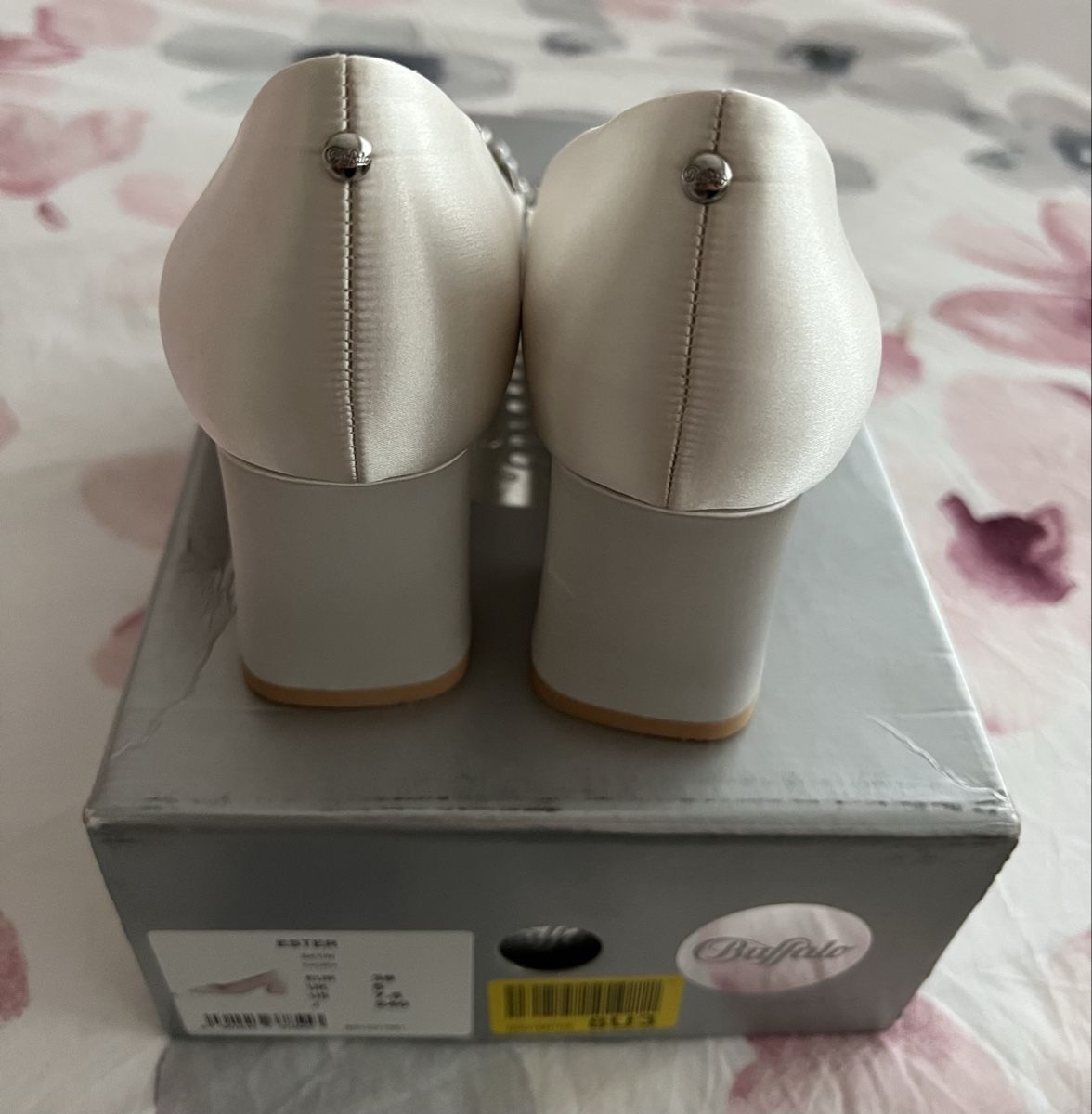 Buffalo Scarpe da donna: Buffalo Bridal Ivory Gr. 38 - Neuwertig! – Nuovo (secondo la descrizione) da Au ZH venduto da FMRF 3