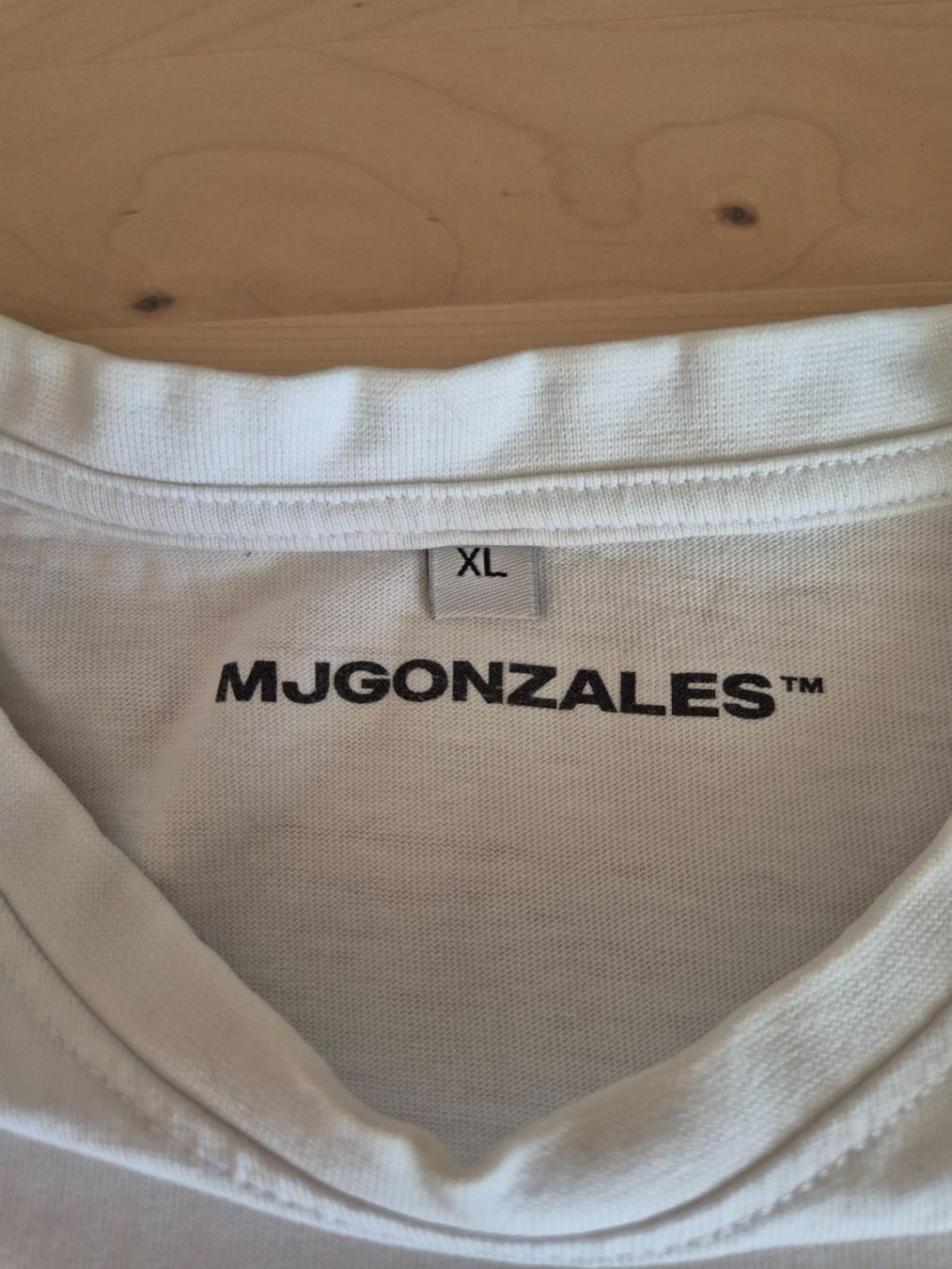 T-shirt: MJ Gonzales Oversized Shirt – Usato da Trogen venduto da Monk3yWear 2