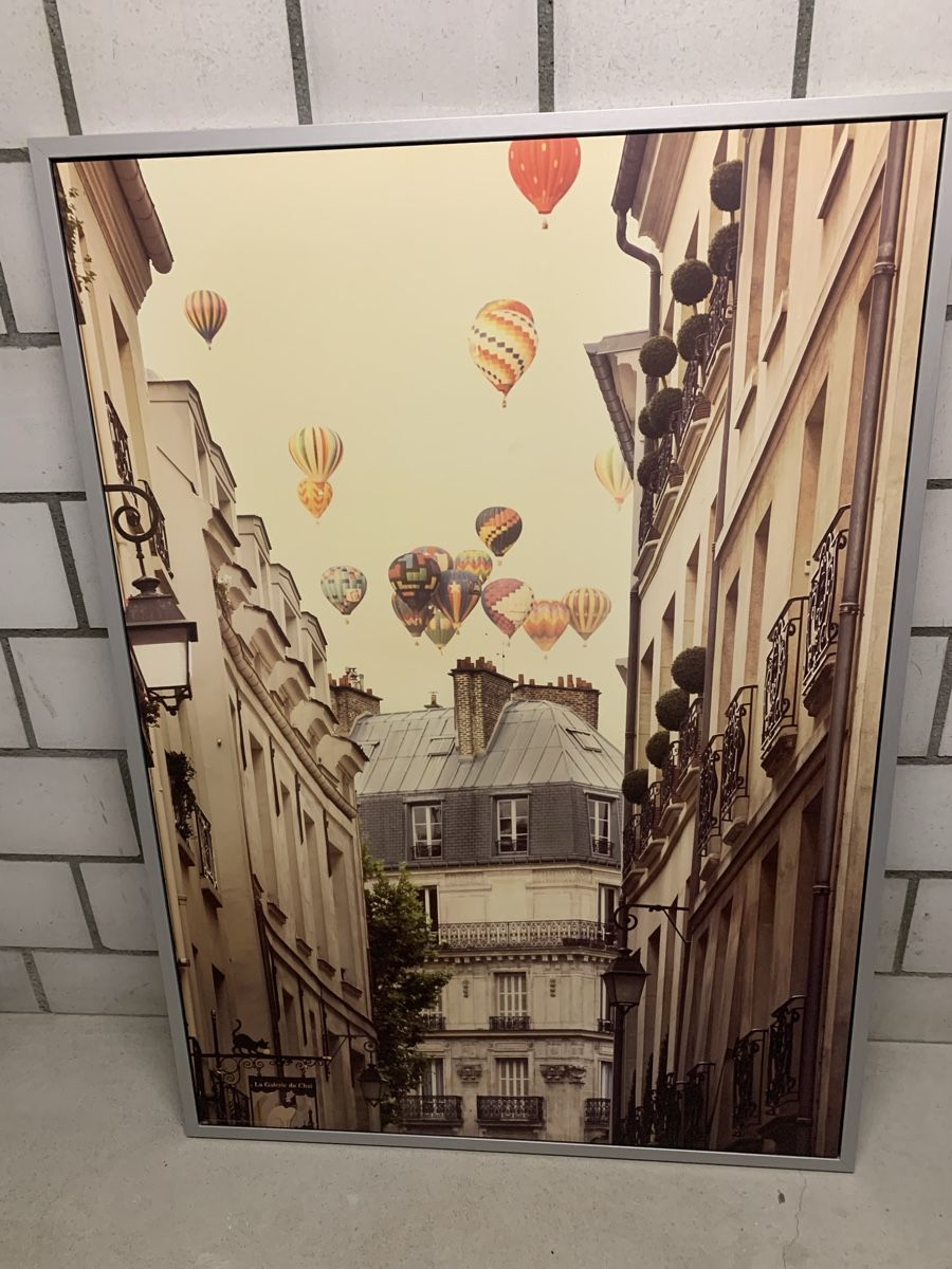 Foto & Immagini: Bild Flying over Paris – Usato da Wabern venduto da SelinaZi