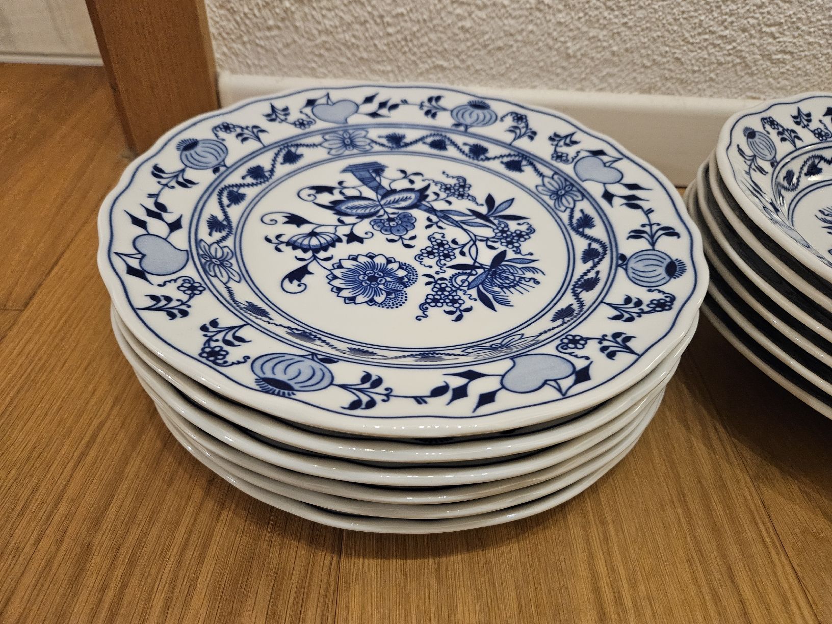 Set di piatti: Zwiebelmuster Teller 18 Stk Set – Nuovo e nell'imballaggio originale da Sargans venduto da Chicco051 1