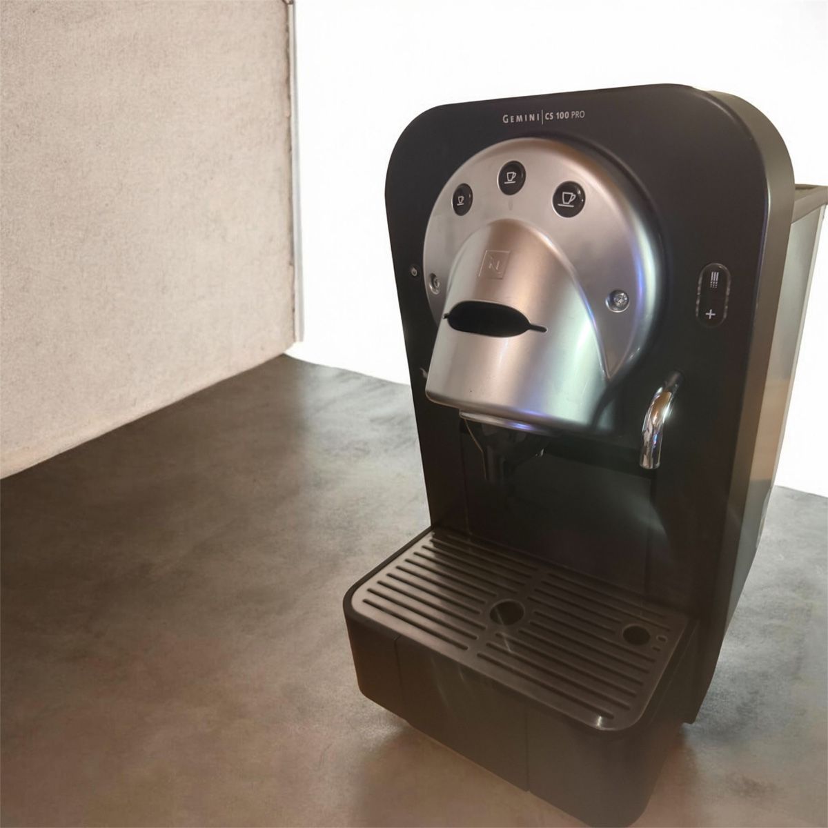 Nespresso Kaffeemaschinen & Espressomaschinen: Nespresso gemini cs100 pro – Gebraucht aus Zuzwil SG von Malou80