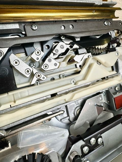 Nähmaschinen: Lochmusterschlitten LC-370 SilverReed Strickmaschine – Gebraucht aus Plons von Zimpfer 3
