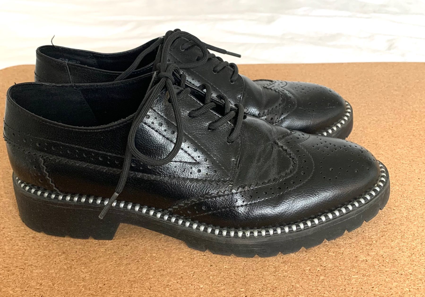 S.Oliver Scarpe da donna: Halbschuh S.Oliver schwarz Gr. 40 – Usato da Bern venduto da zwieback.