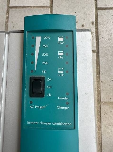 Batterie: Spannungswandler und Batterielader – Usato da Zuzgen venduto da deinos 1