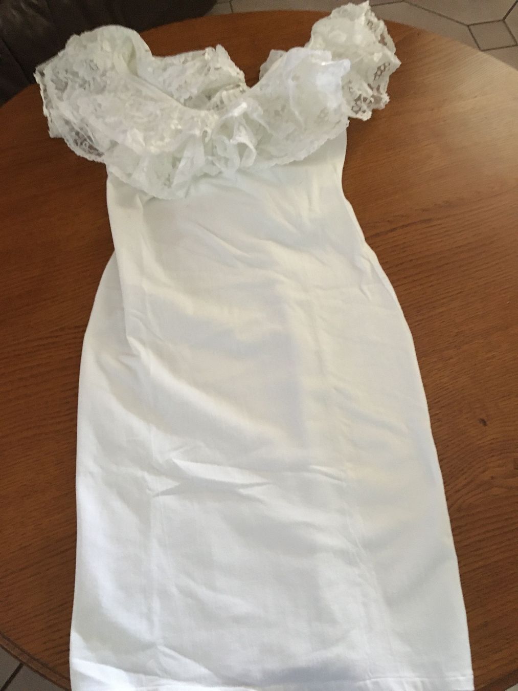 Vestiti: Robe dame – Usato da Montsevelier venduto da Batson 1