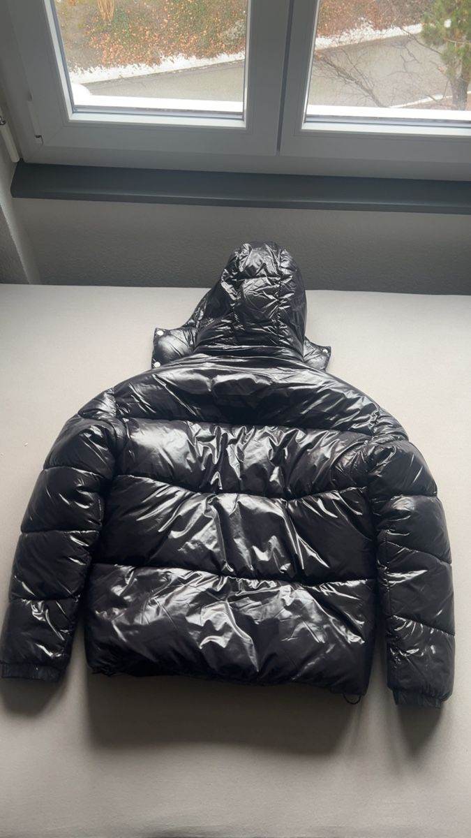 Cappotti: Doudoune noire brillante matelassés taille L – Nuovo (secondo la descrizione) da Martigny venduto da ale_5gzg 2