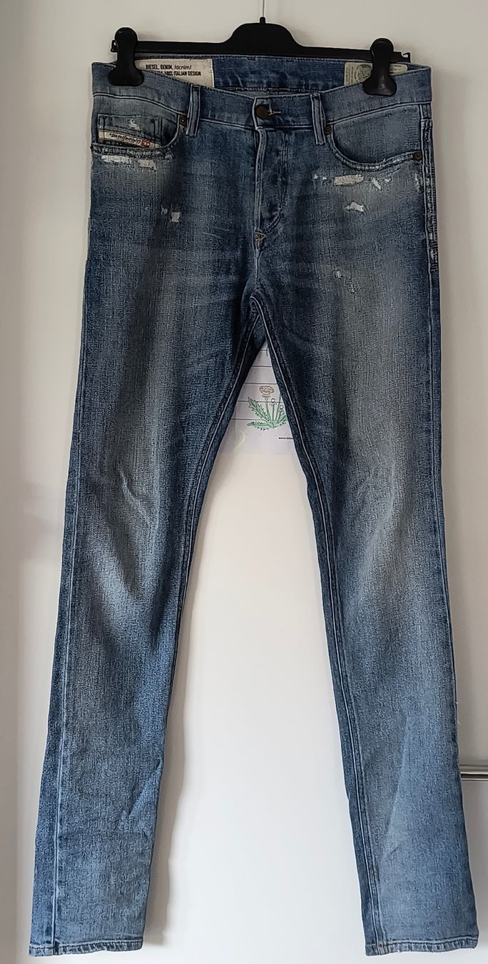 Diesel Jeans: Jeans Diesel Herren Gr. W29 / L34 – Usato da Schöfflisdorf venduto da kin_2dp9