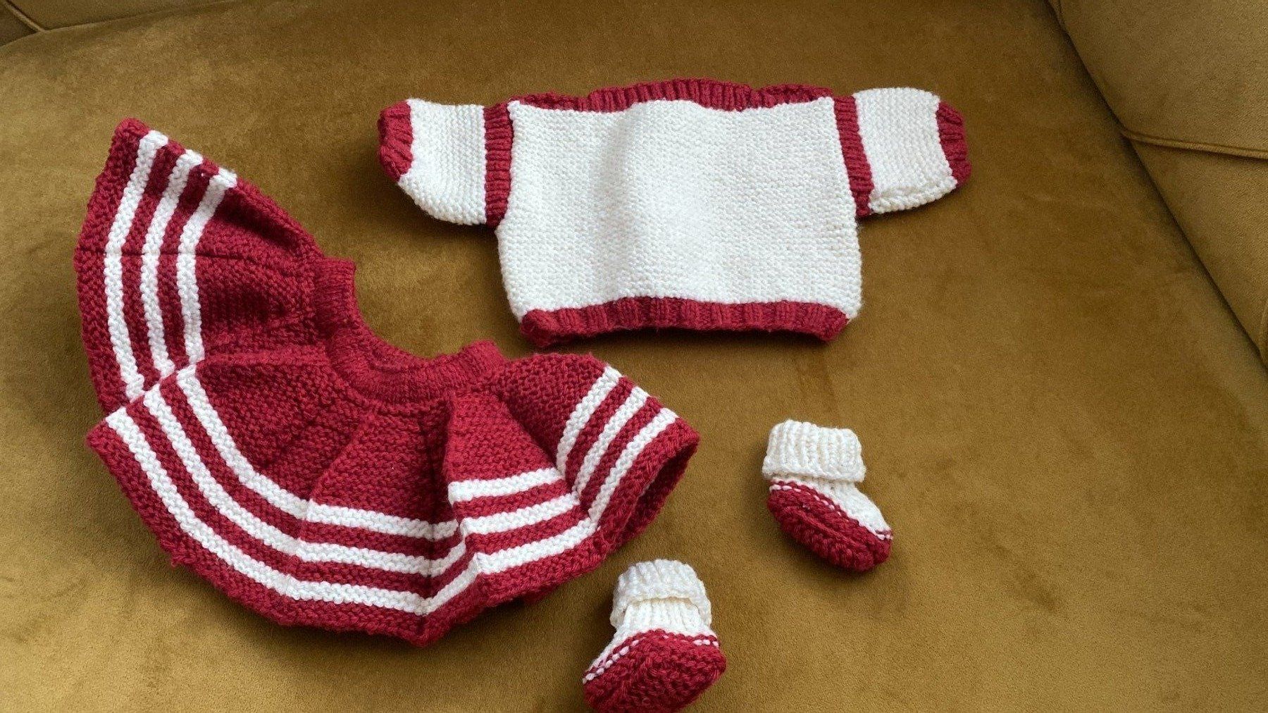Poupées: gestrickte Puppen Kleider, handarbeit – D'occasion à Dagmersellen par Arcticsnow2017
