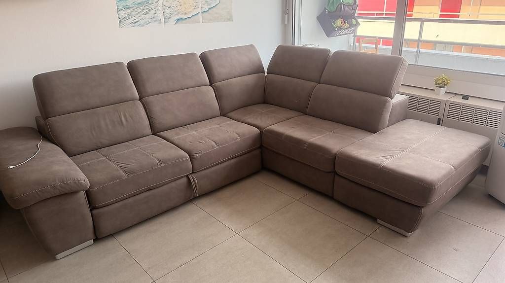 Divani: Vendo divano ad angolo/letto – Usato da Chiasso venduto da ant_5qsj 3
