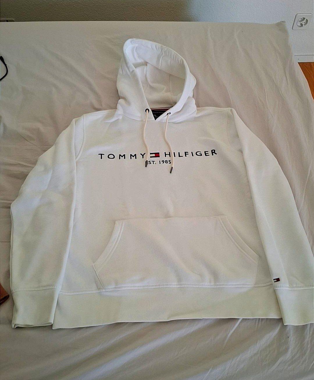 Tommy Hilfiger Maglioni & Felpe: Sweat Tommy Hilfiger Blanc - taille M – Usato da Biel/Bienne venduto da max_np9f