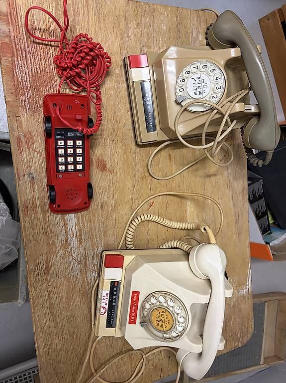 Telefoni: Wählscheiben Telefon – Usato da Muhen venduto da neotron