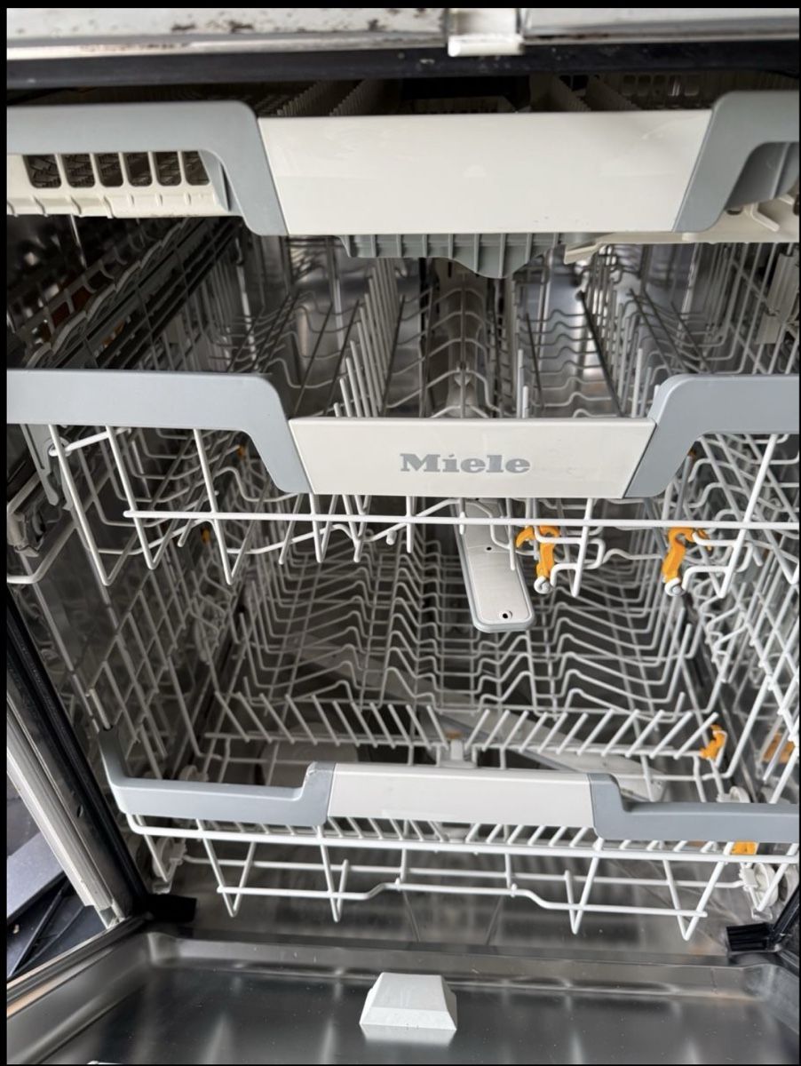 Machines à laver la vaisselle: Lave vaisselle Miele  – D'occasion à Belmont-Lausanne par ste_b56g 1