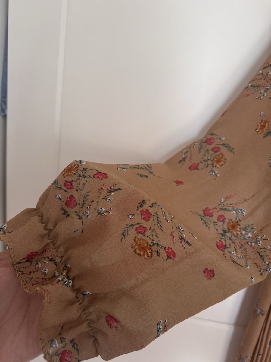 Vestiti: Robe longue fleurie taille M/L – Usato da La Chaux-de-Fonds venduto da Sabinchenn 3