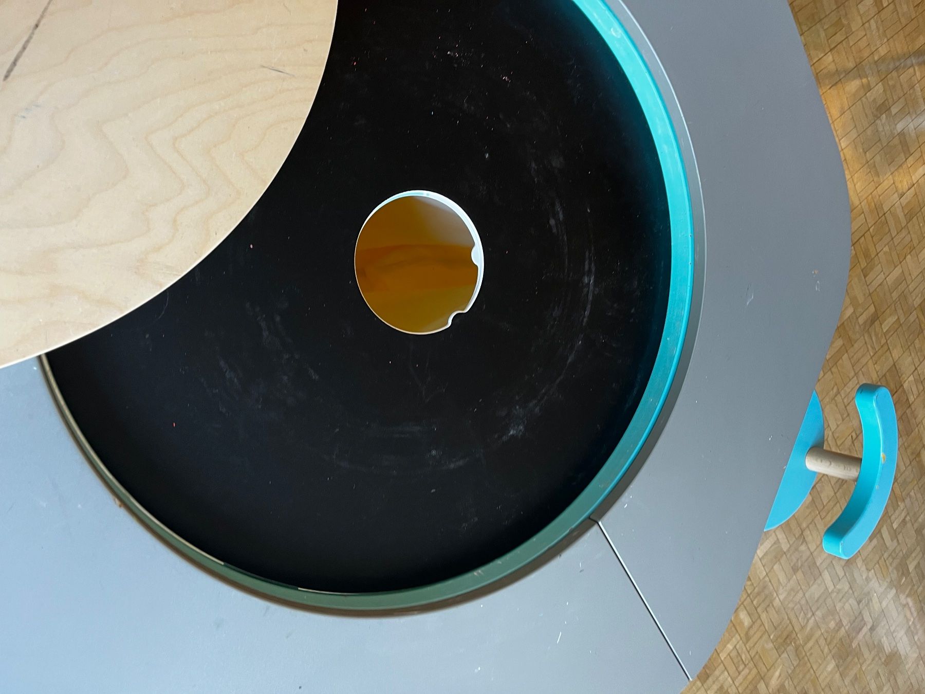 Tavoli: Table Mutable stokke – Usato da Bevaix venduto da Kintsugi 3