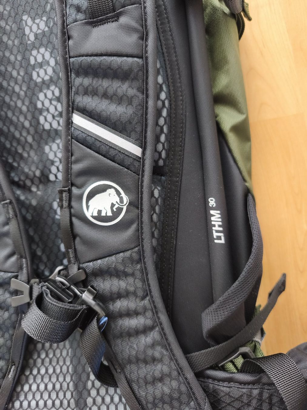 Deuter Zaini: MAMMUT Lithium Rucksack 30 Liter – Nuovo (secondo la descrizione) da Rüti ZH venduto da mome8 8