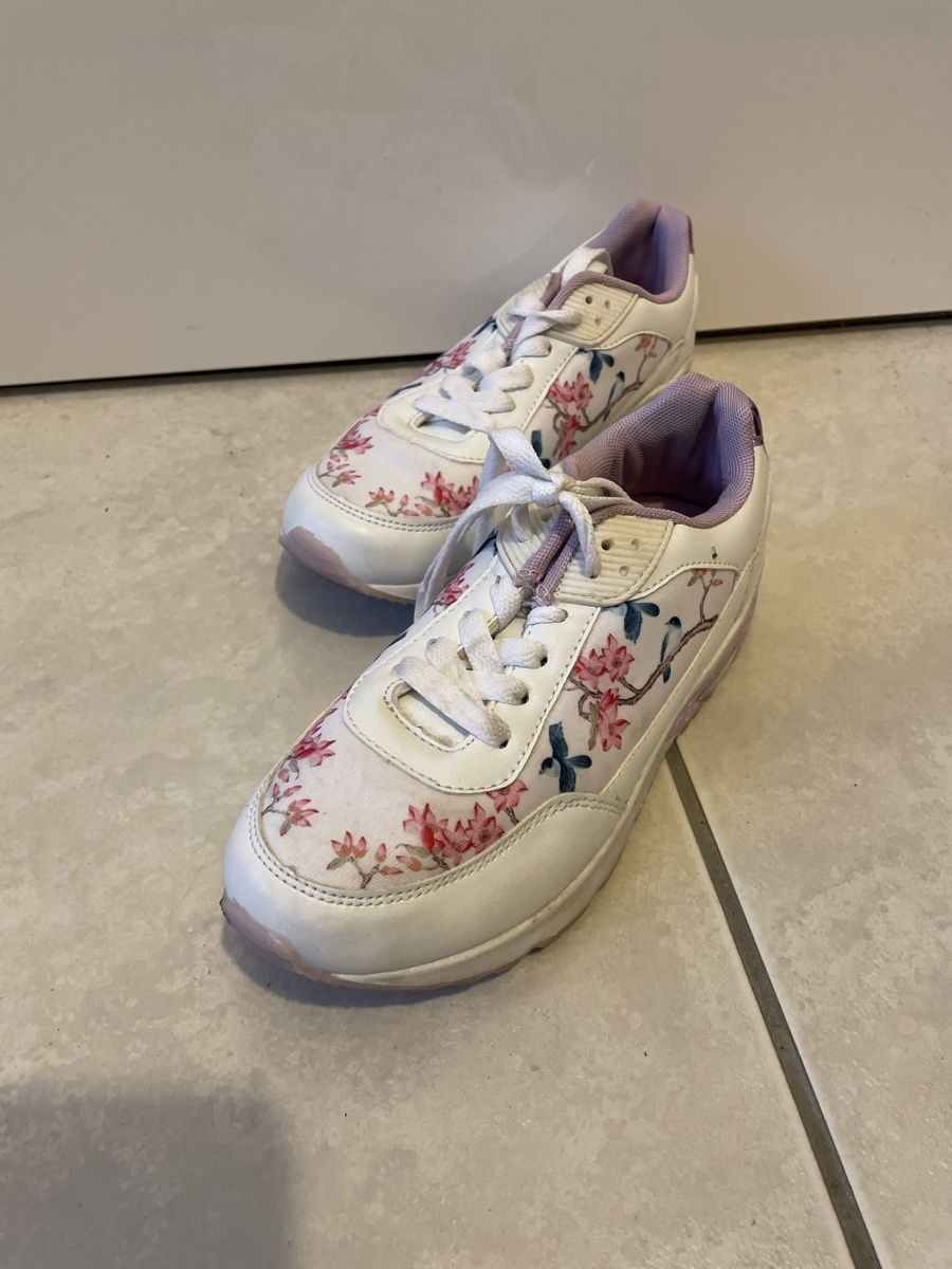 Schuhe für Mädchen: Turnschuhe/Sneaker 35 - wie NEU – Neu (gemäss Beschreibung) aus Zürich von K.St. 1