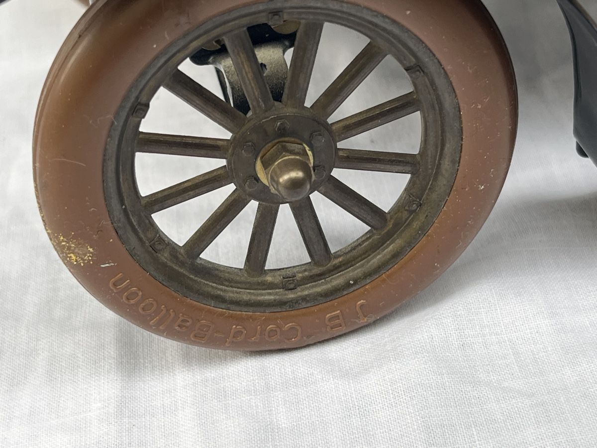 Modellautos: Altes Oldtimer Modell Blech – Gebraucht aus Brienz BE von hey_z9vg 3