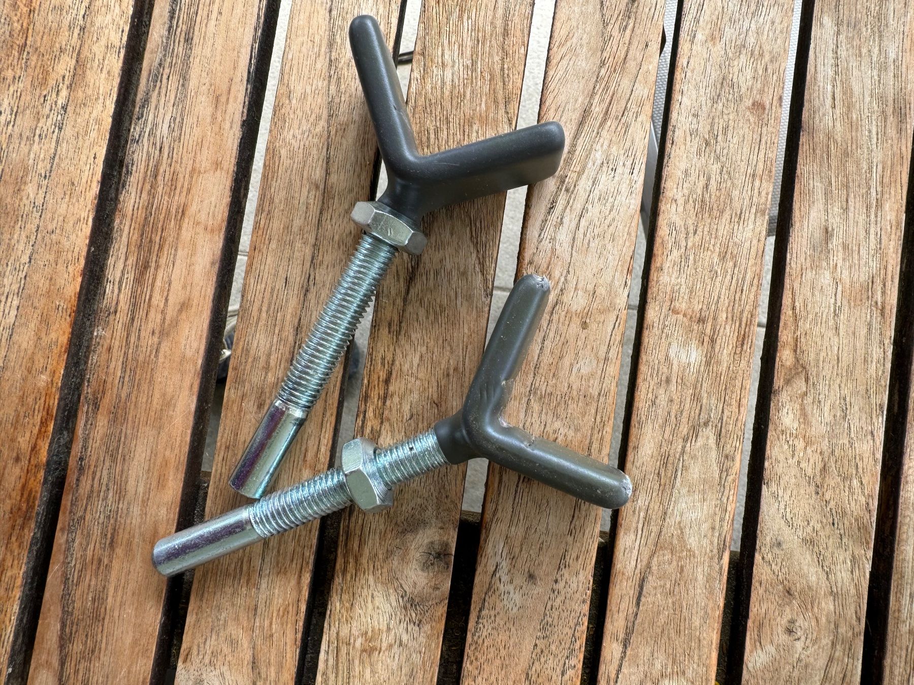 Sécurité: Schutzgitter 2er-Pack Y-Spindeln – D'occasion à Pfeffingen par Berdeg