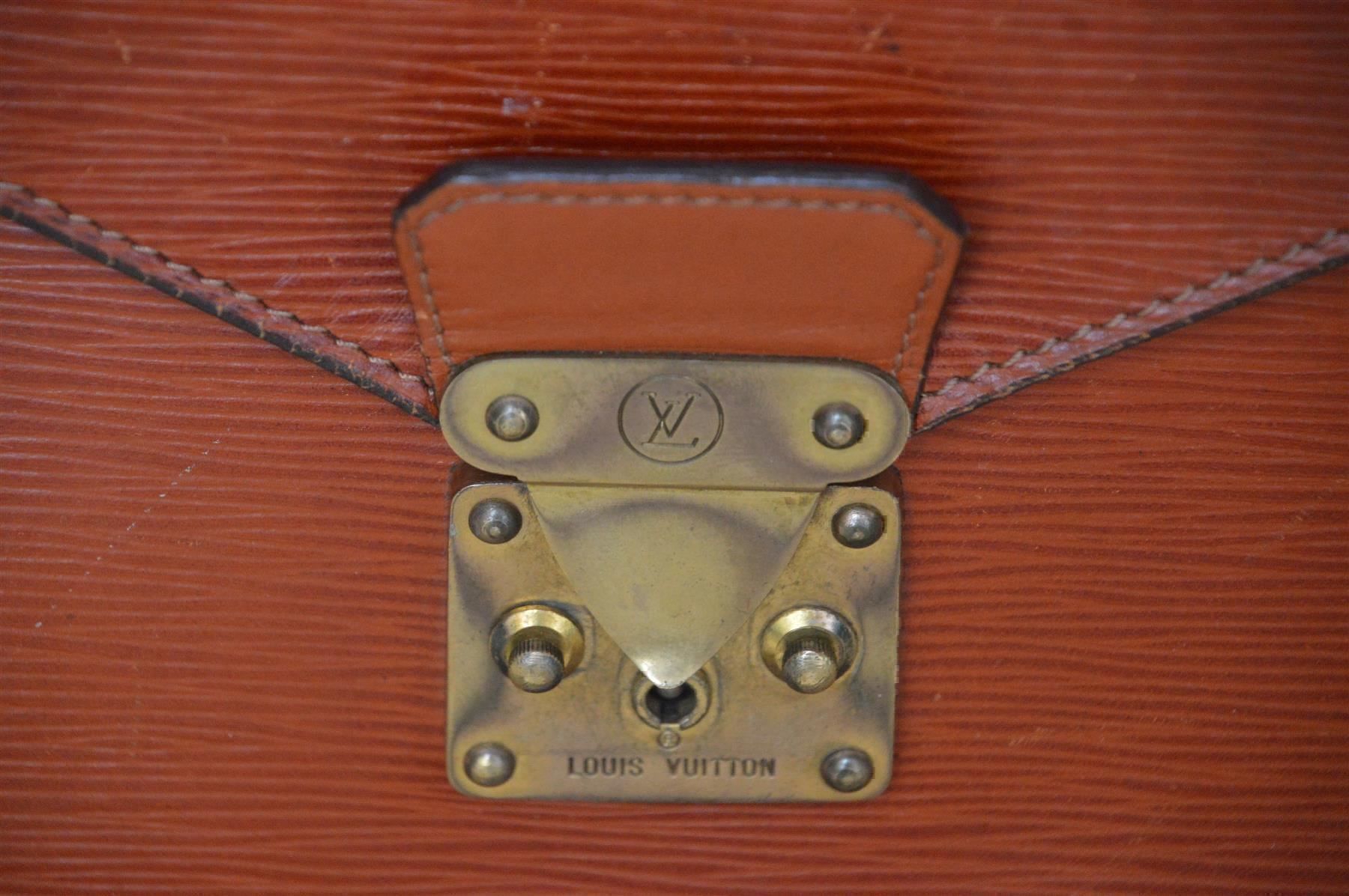 Louis Vuitton Valigie & Borse: Aktentasche / Porte-documents Louis Vuitton  Epi – Usato da Collonges venduto da Auganien 3