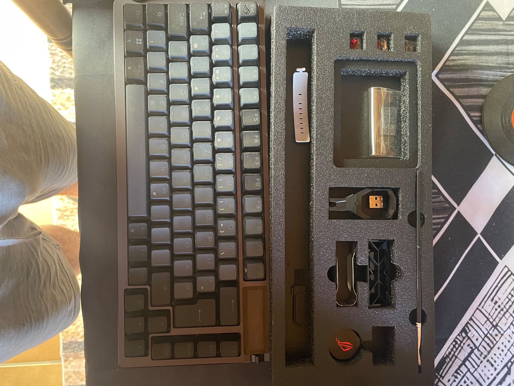 Tastiere: Clavier mécanique compact ROG avec RVB, bon état – Usato da Aubonne venduto da gue_th7b 1