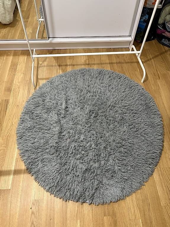 Teppiche: Tapis gris poile doux  – Neu und originalverpackt aus Lausanne von ahm_9l9k 1