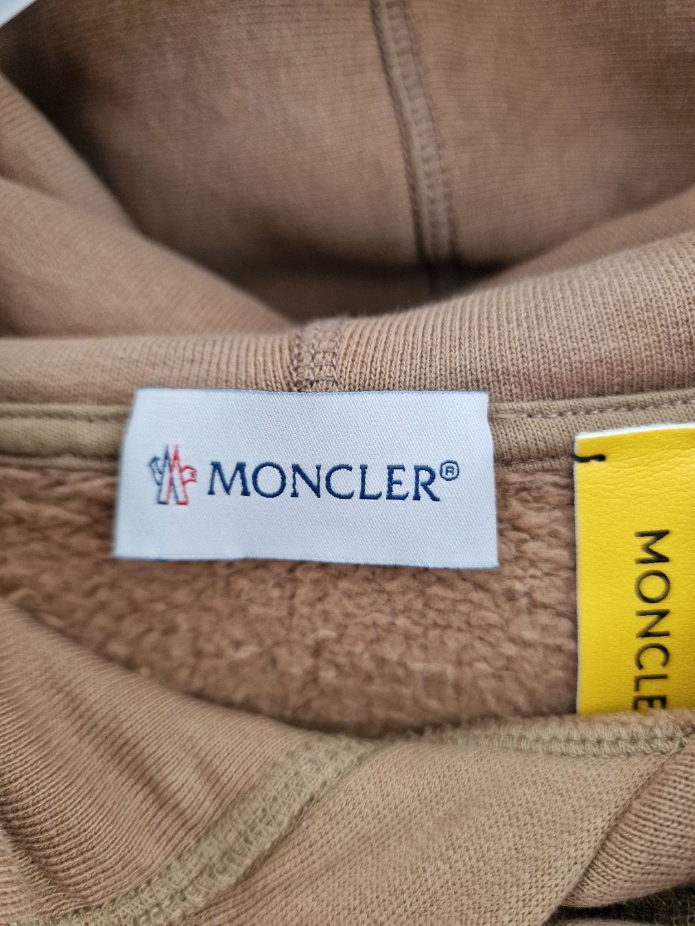 Moncler Maglioni & Felpe: Moncler x Muppets sweatshirt – Nuovo (secondo la descrizione) da Yverdon-les-Bains venduto da Ed9lude 2