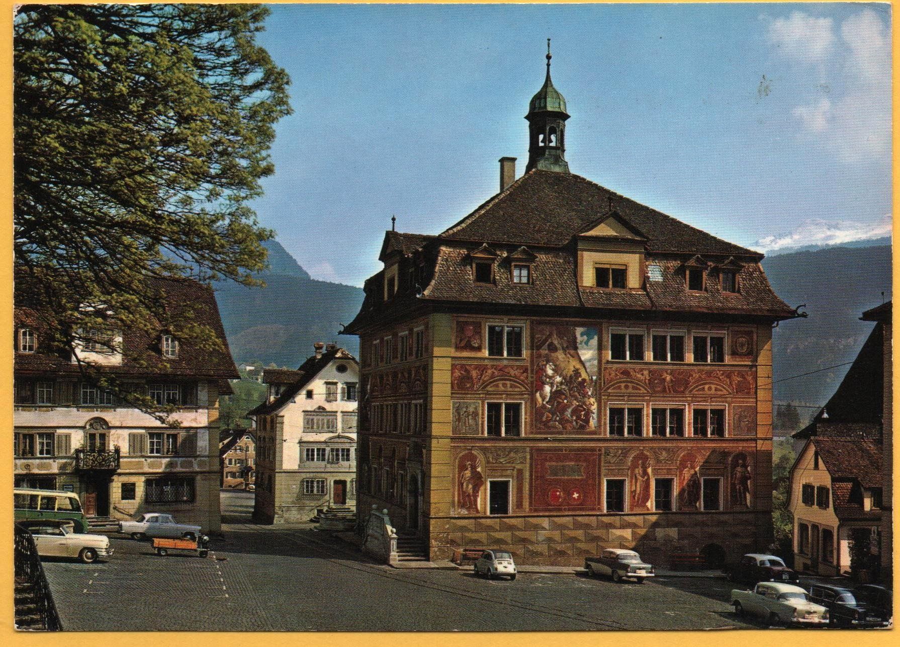Cartoline postali: SCHWYZ Rathaus - Auto – Nuovo (secondo la descrizione) da Jona venduto da philajona