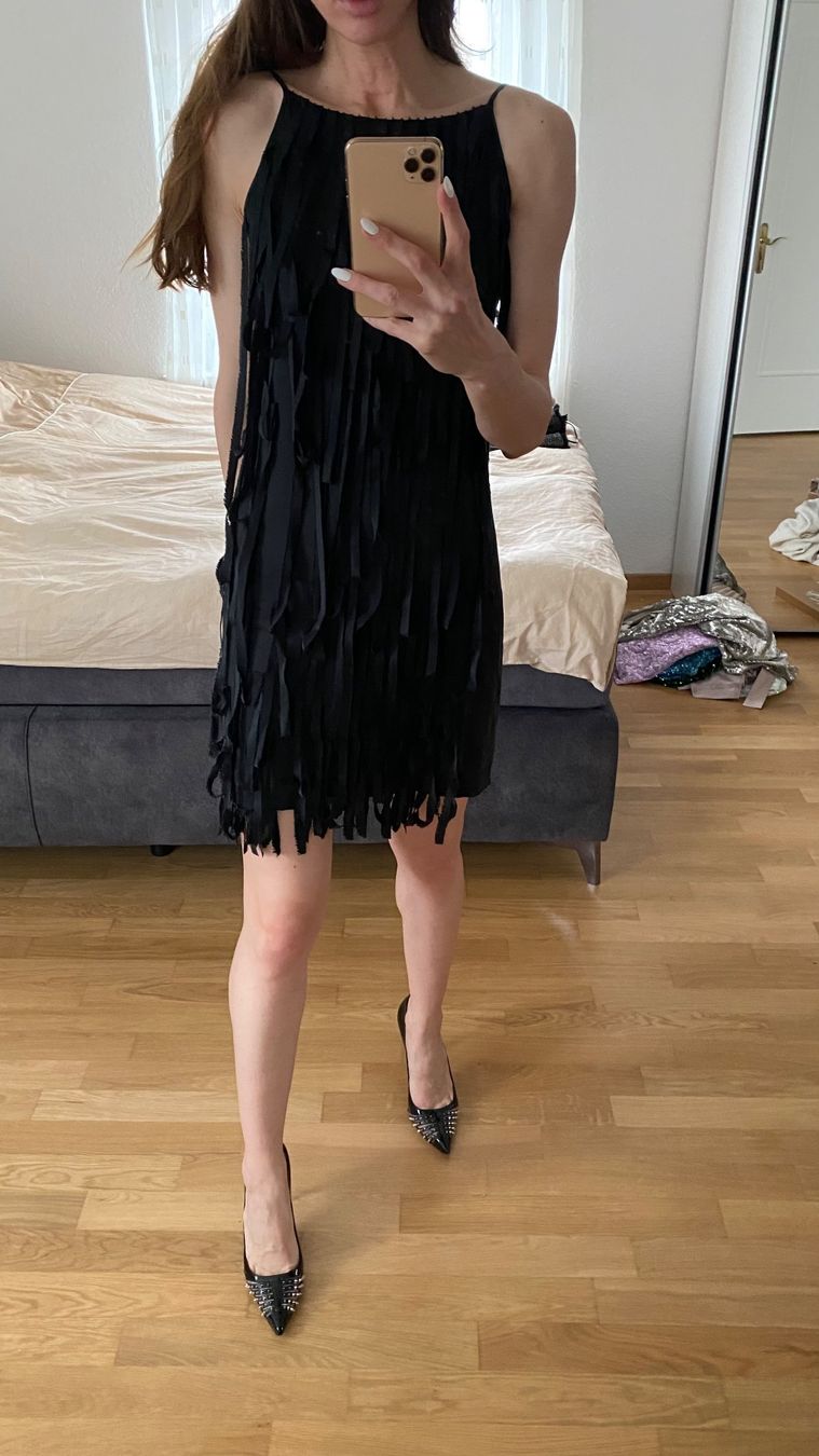 Vestiti: Schwarzes Minikleid mit Fransen Kleid Midi Grösse S – Usato da Thalwil venduto da olh_7cpg 4