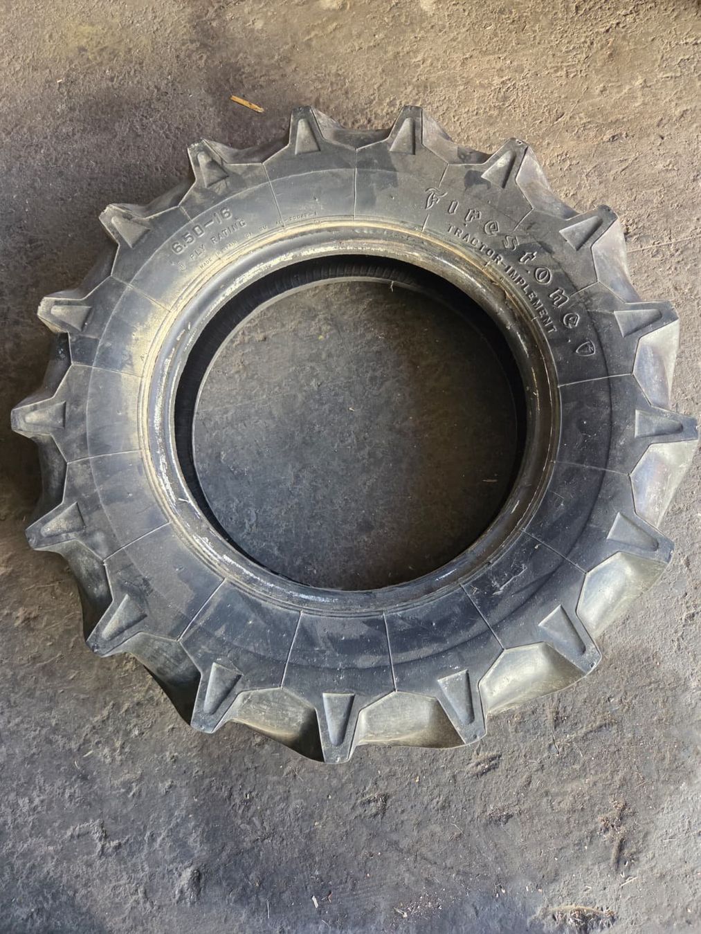Firestone Pneus & Kompletträder: Pneu Firestone  6.5 - 16" 8Ply – Gebraucht aus Mels von lad_8ctm 1