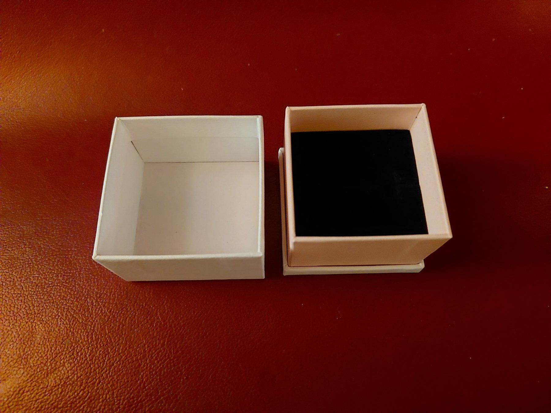 Pandora Portagioie: Pandora Schmuckschachtel / Ringbox / Schmuckschatulle – Usato da Büttikon AG venduto da lca_v7pb 1