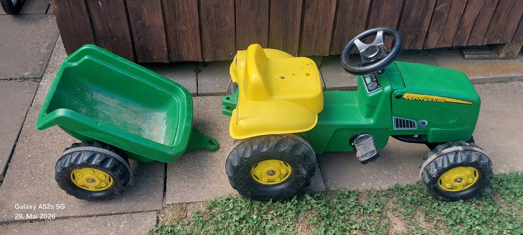 Veicoli per bambini: Kinder Laufrad und Traktor – Usato da Bachenbülach venduto da HonigZitrone 1