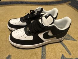 Nike Air Force 1, Taille 41, Comme Neuves, Noires/Blanches