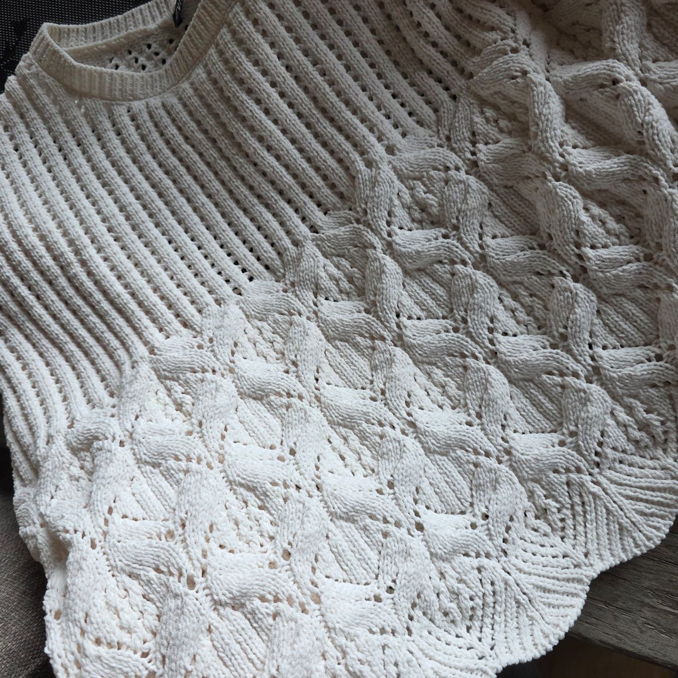 Zara Maglioni & Felpe: 🐸 ZARA WEITER CROP PULLOVER M OFFWHITE – Nuovo (secondo la descrizione) da Môtier (Vully) venduto da Frogs 7