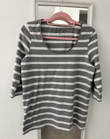 Shirt Grösse 44.      3/4 Armlänge
