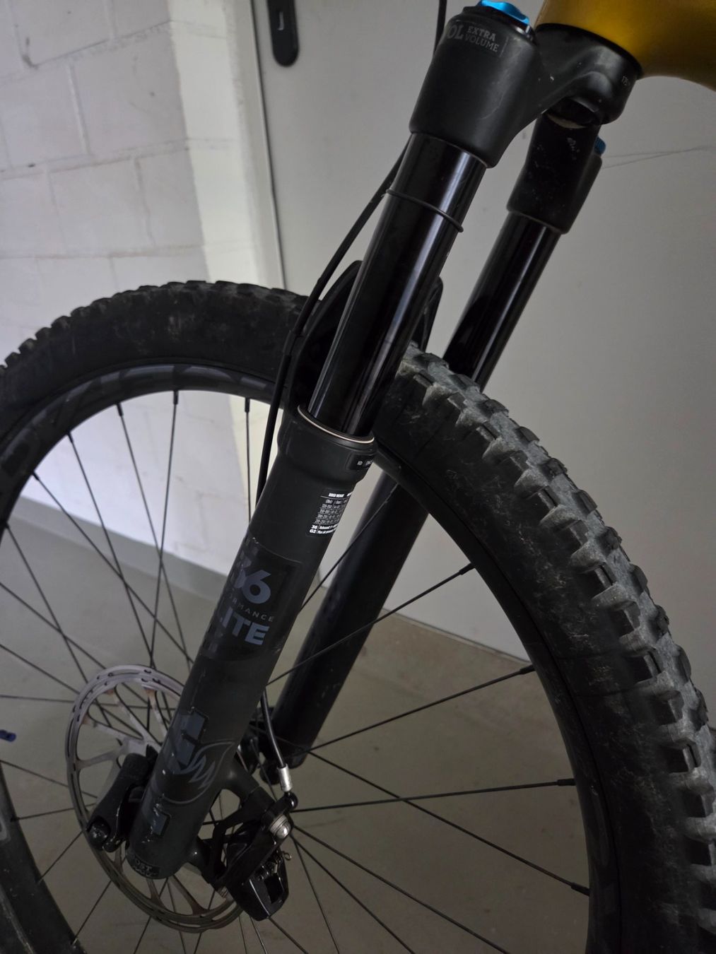 Santa Cruz Biciclette: Santa Cruz Hightower C – Usato da Haslen GL venduto da Fischli01119 9