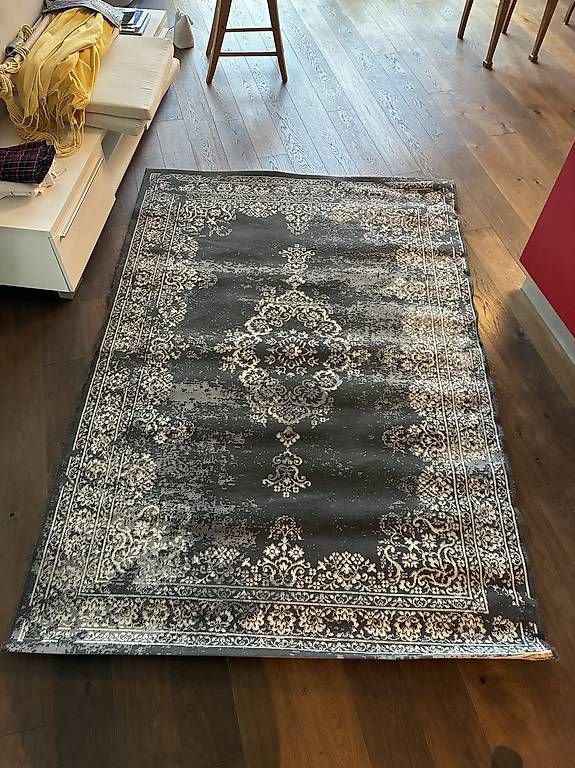 Teppiche: Teppich zu verschenken – Gebraucht aus Greppen von chr_22d9