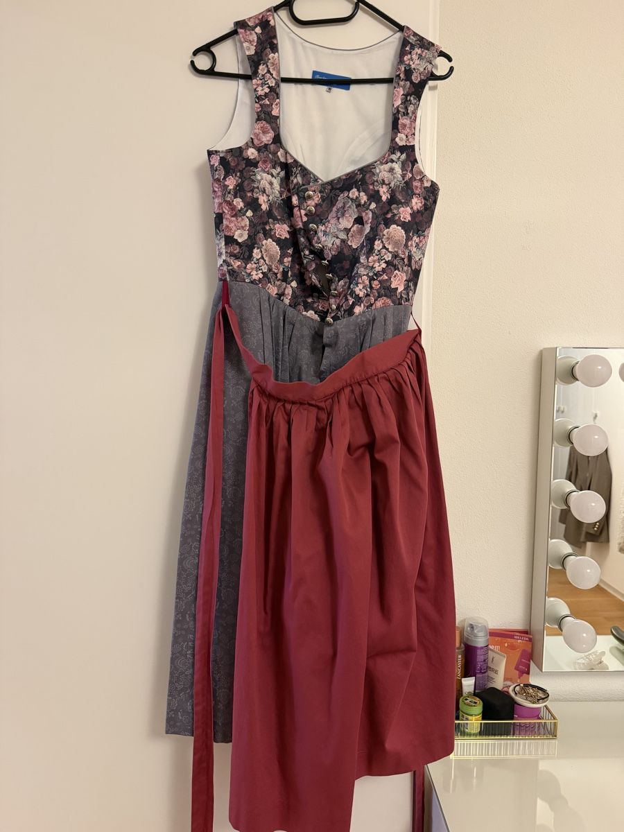 Costumes: Dirndl Grösse 36 – Neuf (Voir description) à Aarau par Daniella97