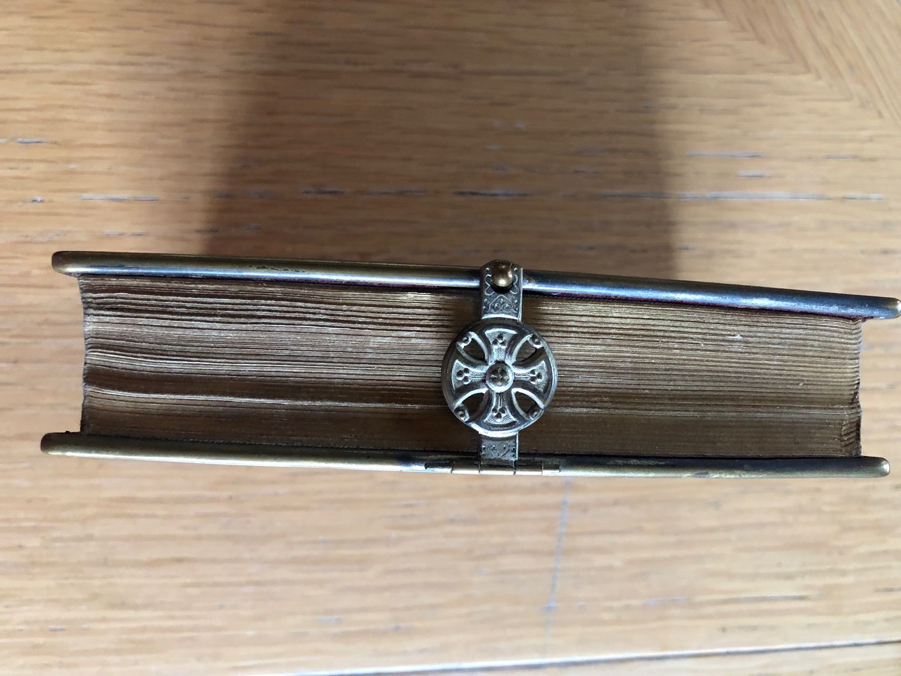 Libri: Antikes Gebetsbuch mit Kreuz, Samt – Usato da Schübelbach venduto da Dolly990_2 3