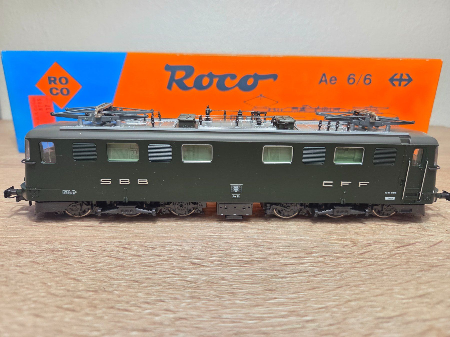 Roco Modellini di ferrovie: Roco 43535 E-Lok Ae 6/6 SBB H0 (2) – Usato da St-Aubin-Sauges venduto da Lo_Go 1