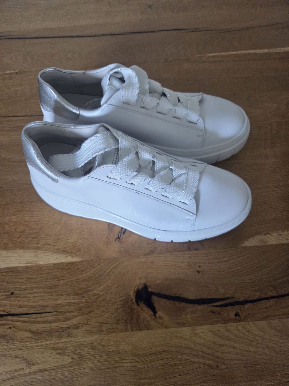 Gabor Chaussures femmes: Gebor Sneakers Weiss Gr. 40 Damen – D'occasion à Kloten par Konfuzius7 1