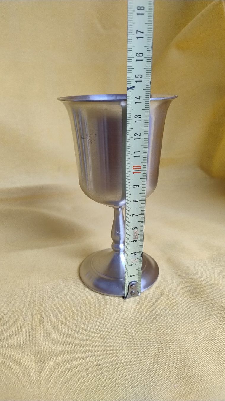 Set di piatti: Weinkelch Set aus Feinzinn – Usato da Felben-Wellhausen venduto da Wisi35 2